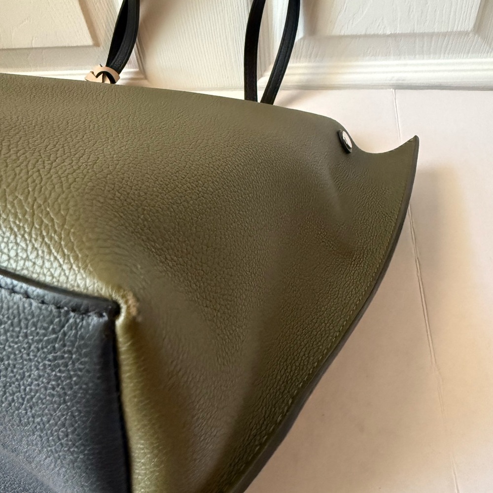 Louis Vuitton Lockme Go Tote Khaki Olive Noir pebbled Leather - Picture 10 of 16